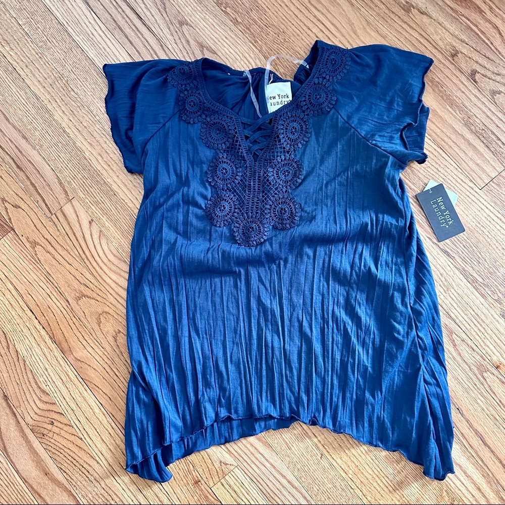 Two blouses - Picture 2 of 7
